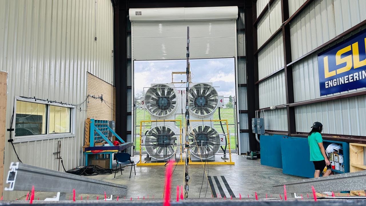 Inside the open-jet testing hall